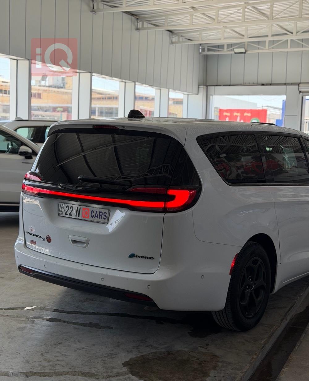 Chrysler Pacifica
